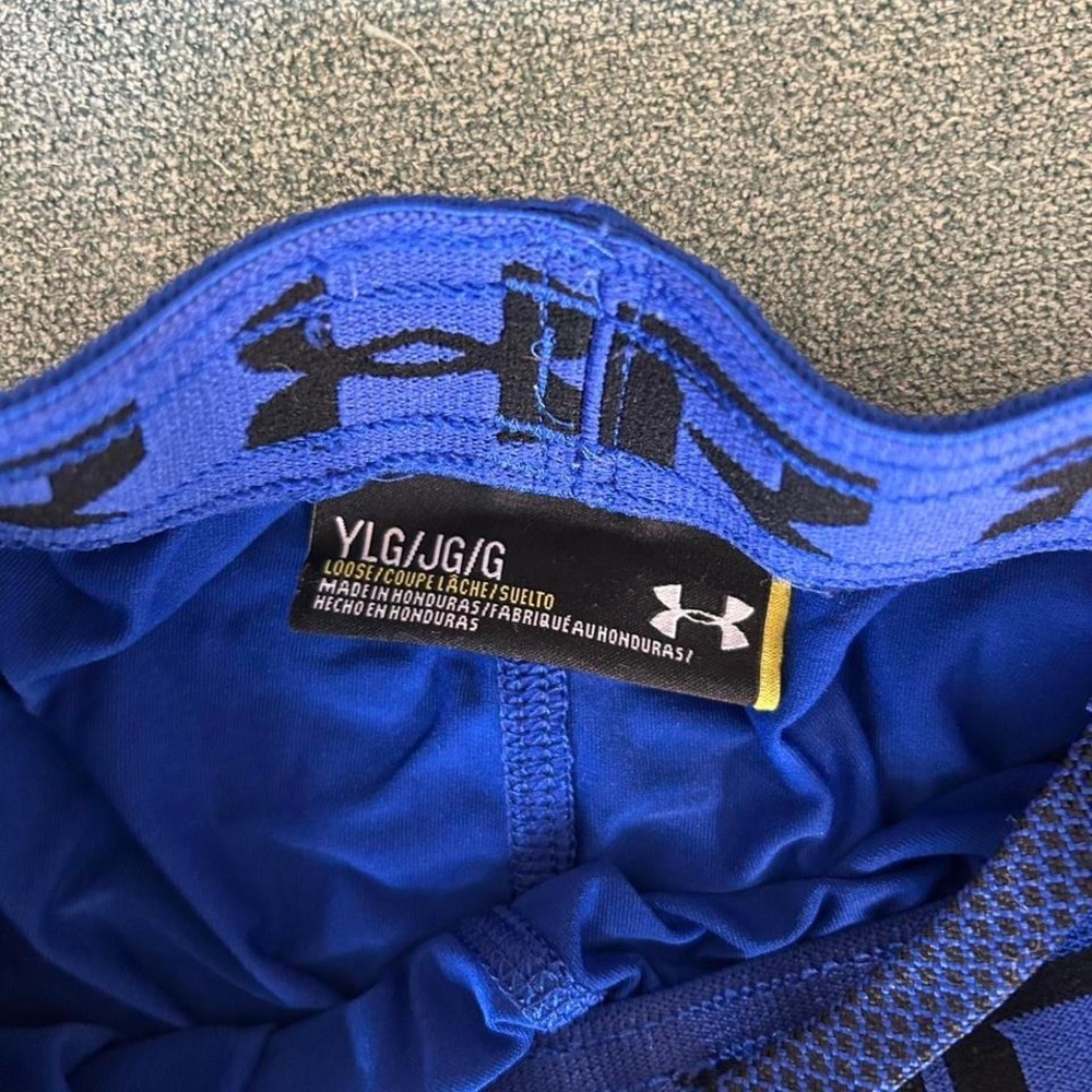 Under Armour Heat Gear Athletic Shorts.‎ 2 Hand Pockets. Loose Fit. Size YLG - Picture 4 of 6